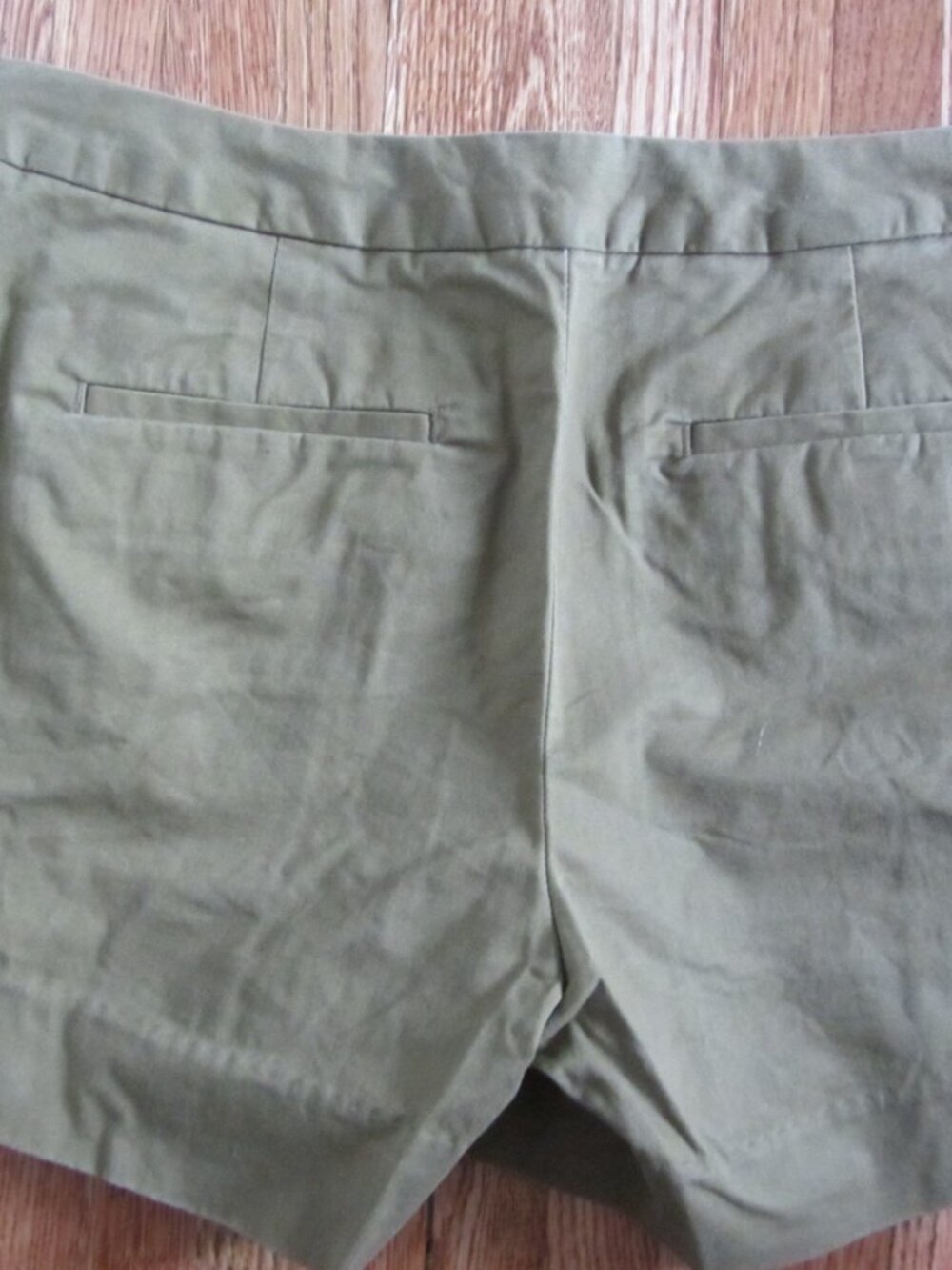 Banana Republic Button Front Shorts - 4 - Picture 5 of 6